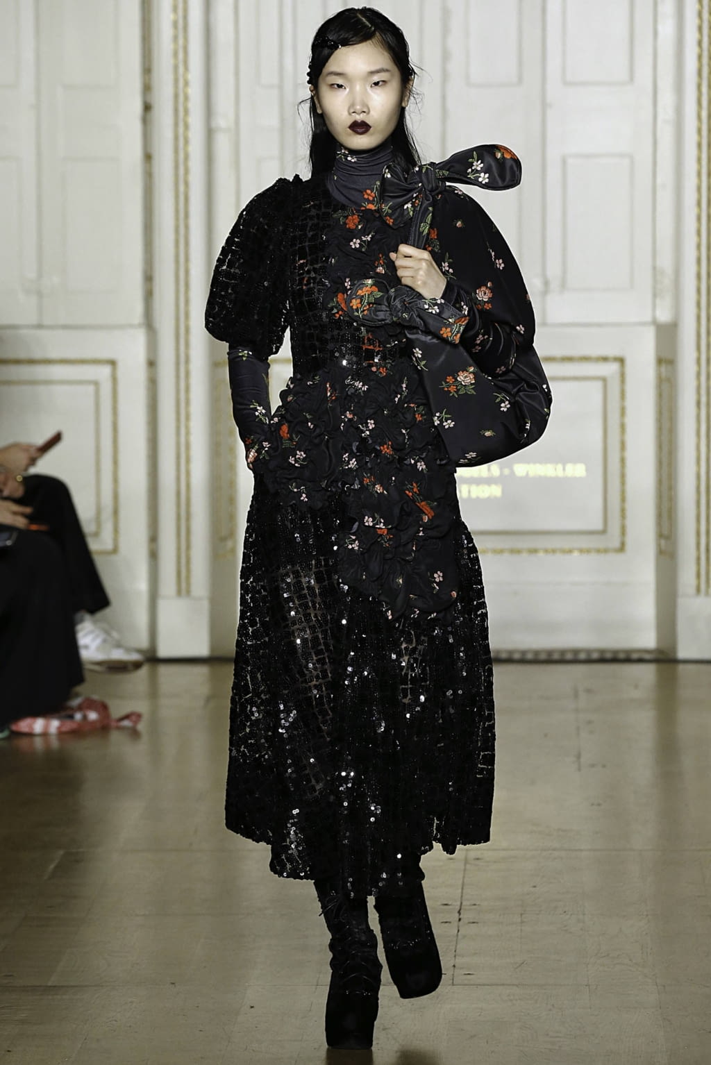 Fashion Week London Fall/Winter 2019 look 17 from the Simone Rocha collection 女装