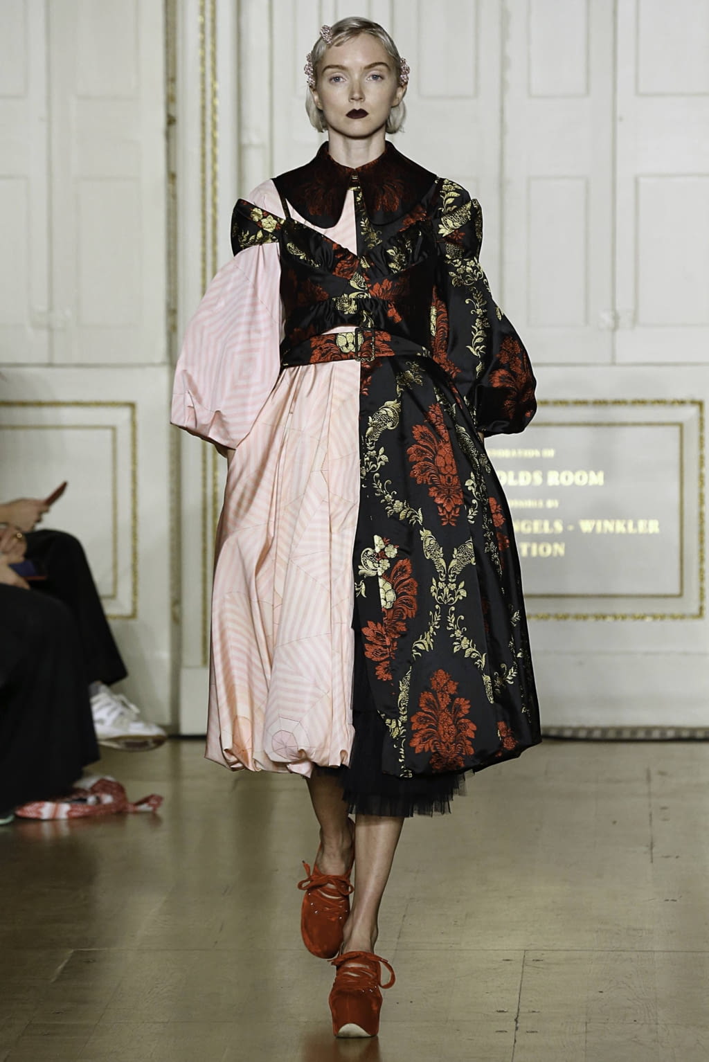 Fashion Week London Fall/Winter 2019 look 28 from the Simone Rocha collection 女装