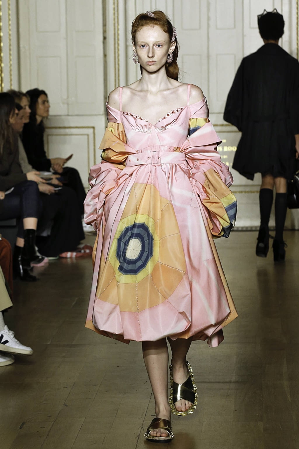 Fashion Week London Fall/Winter 2019 look 31 from the Simone Rocha collection 女装