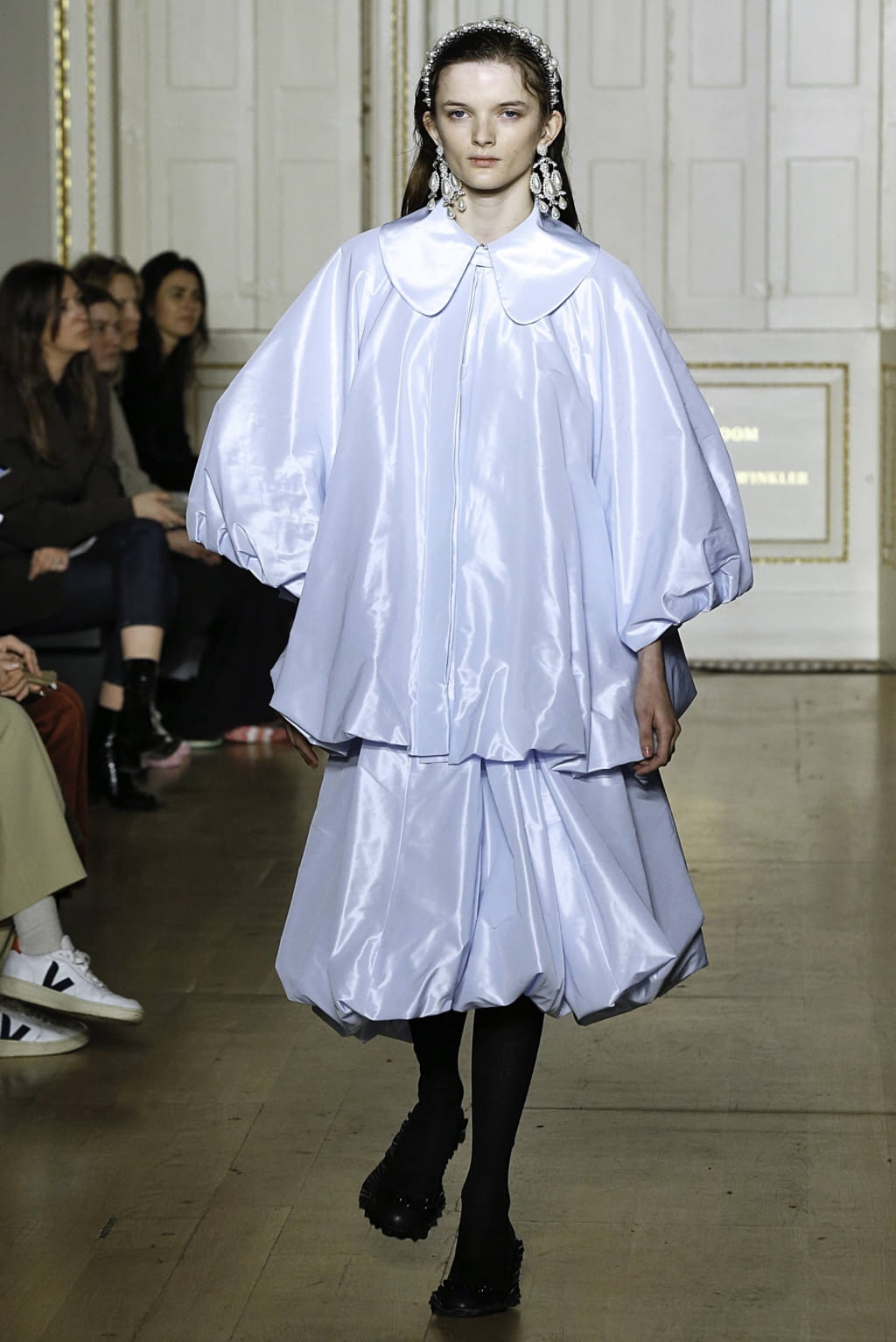 Fashion Week London Fall/Winter 2019 look 34 from the Simone Rocha collection 女装