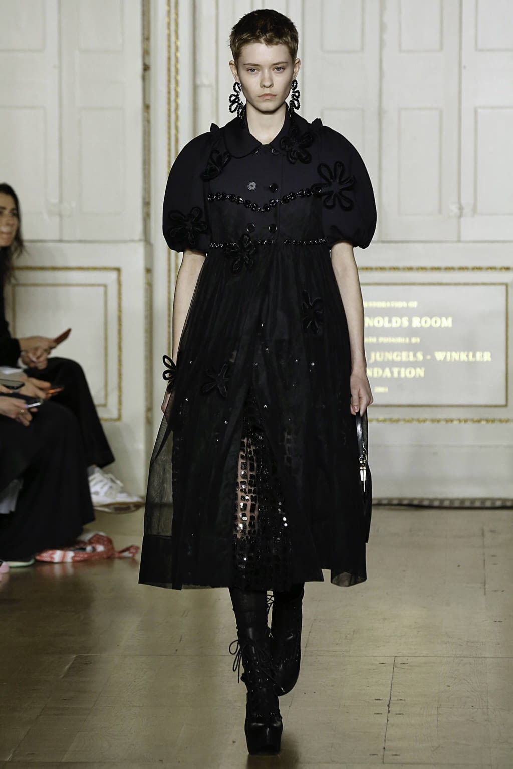 Fashion Week London Fall/Winter 2019 look 35 from the Simone Rocha collection 女装