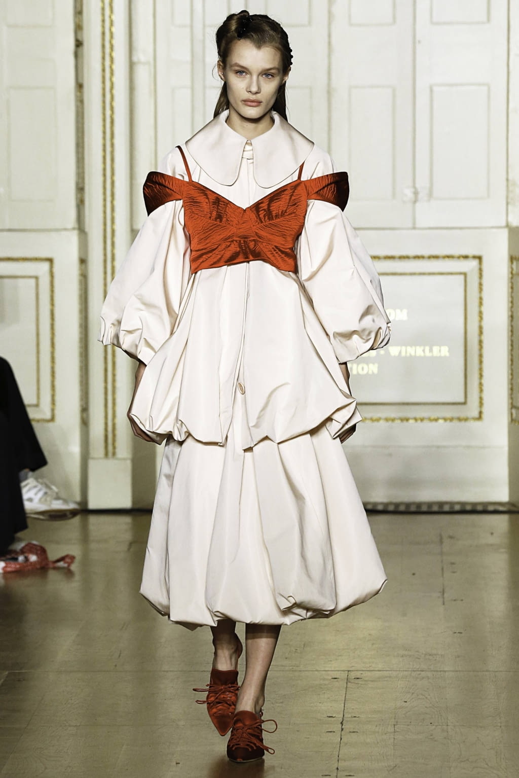 Fashion Week London Fall/Winter 2019 look 42 from the Simone Rocha collection 女装