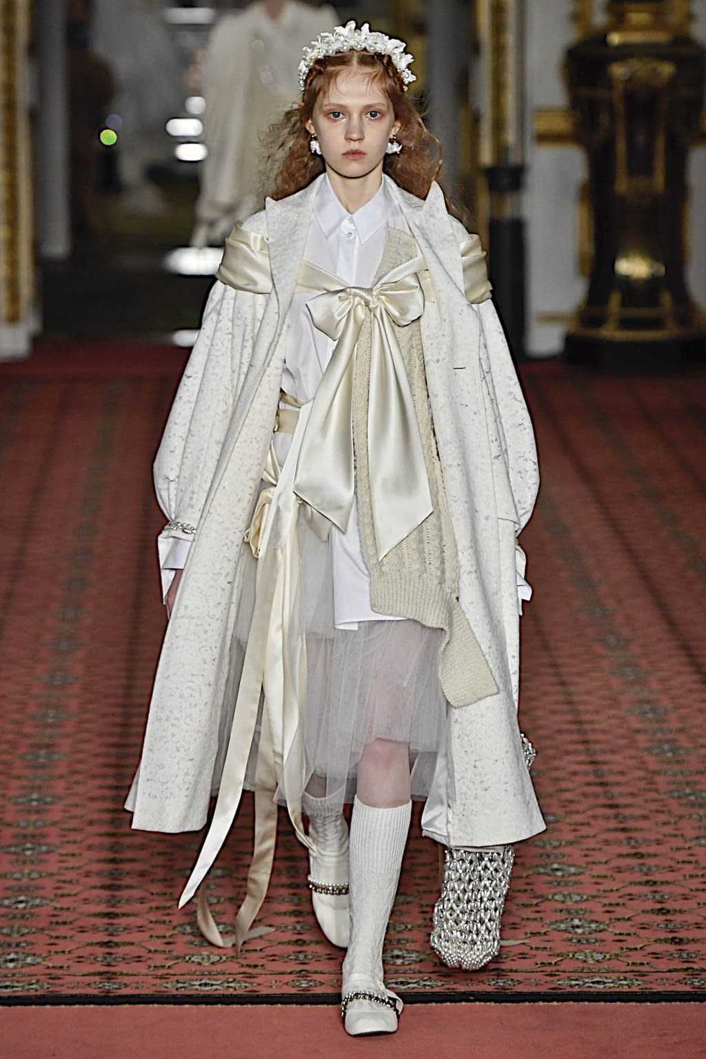 Fashion Week London Fall/Winter 2020 look 1 from the Simone Rocha collection 女装