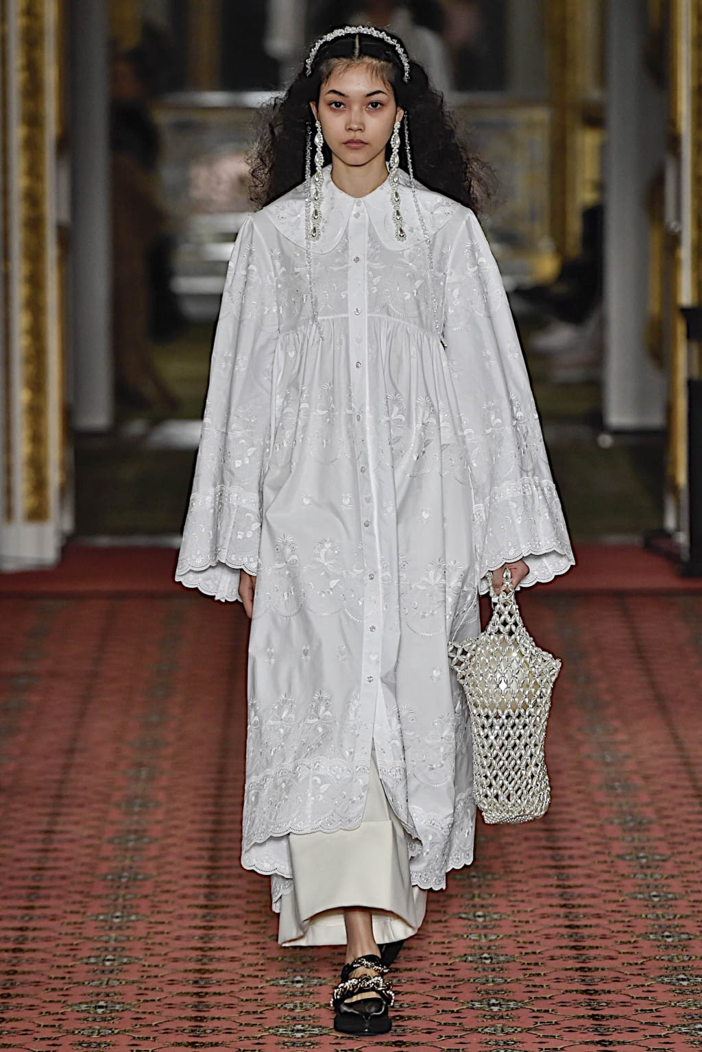 Fashion Week London Fall/Winter 2020 look 6 from the Simone Rocha collection 女装