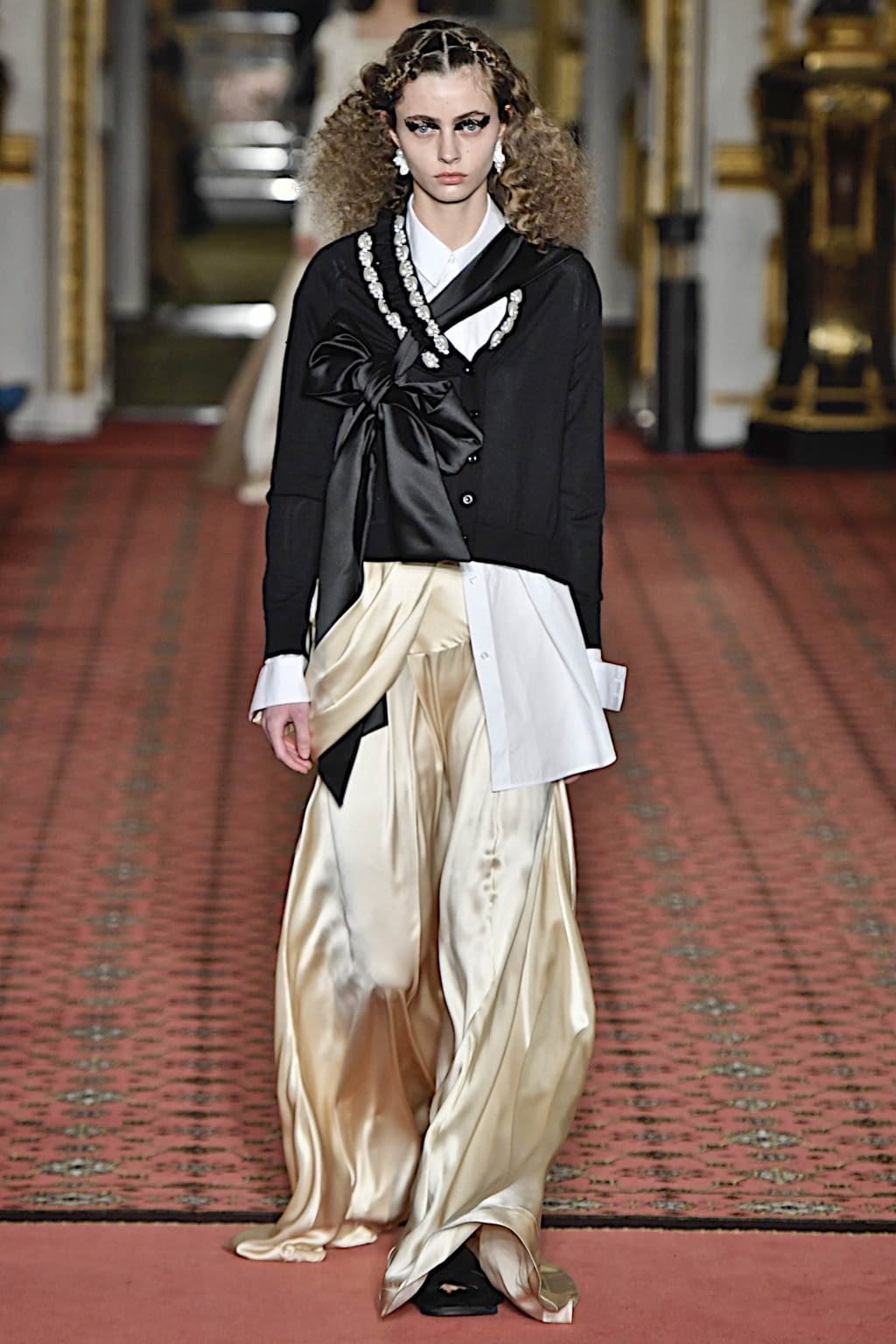 Fashion Week London Fall/Winter 2020 look 10 from the Simone Rocha collection womenswear