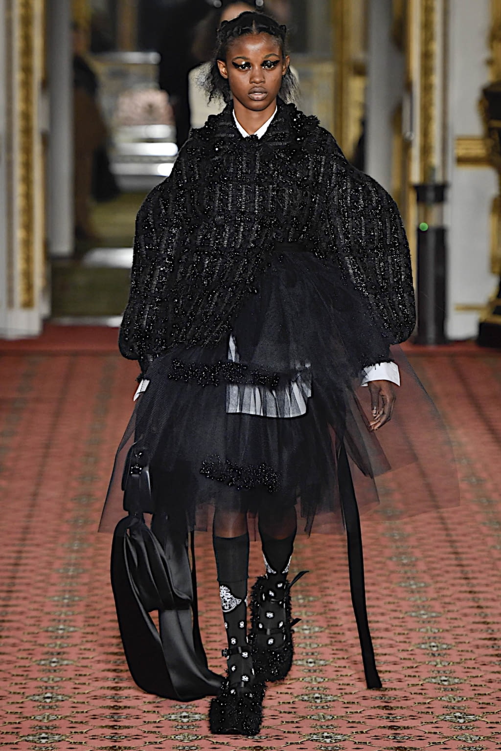 Fashion Week London Fall/Winter 2020 look 18 from the Simone Rocha collection 女装