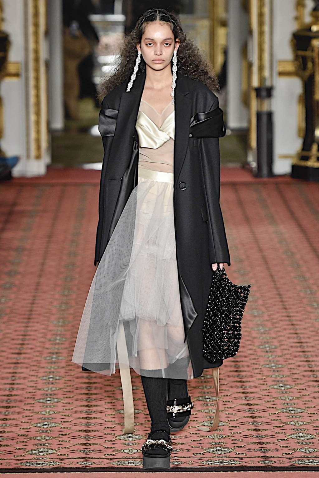 Fashion Week London Fall/Winter 2020 look 29 from the Simone Rocha collection womenswear