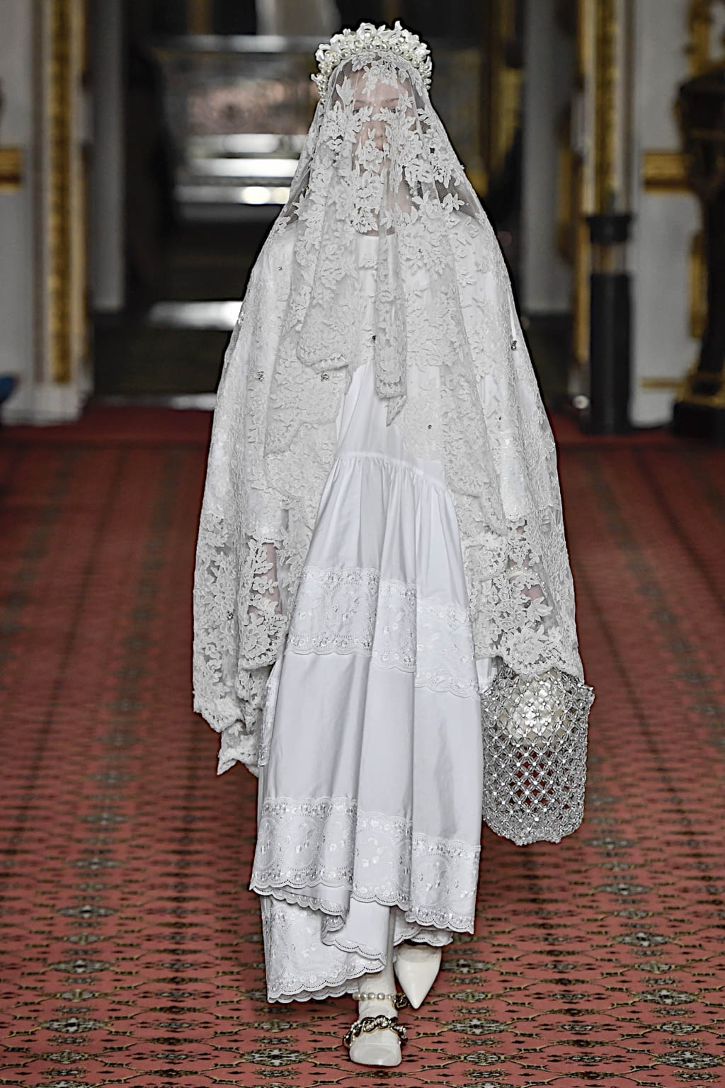 Fashion Week London Fall/Winter 2020 look 43 from the Simone Rocha collection 女装