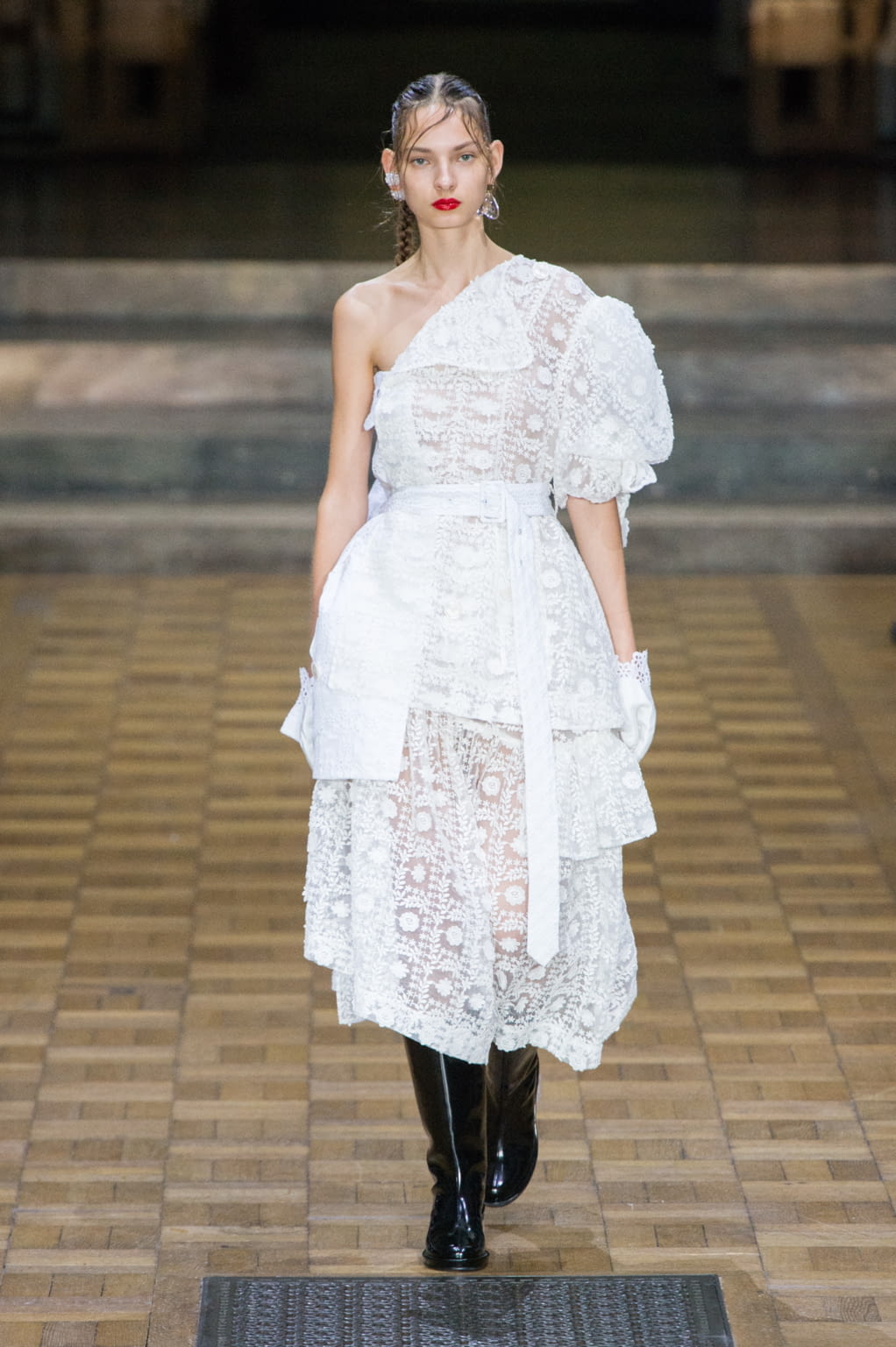 Fashion Week London Spring/Summer 2017 look 5 from the Simone Rocha collection 女装