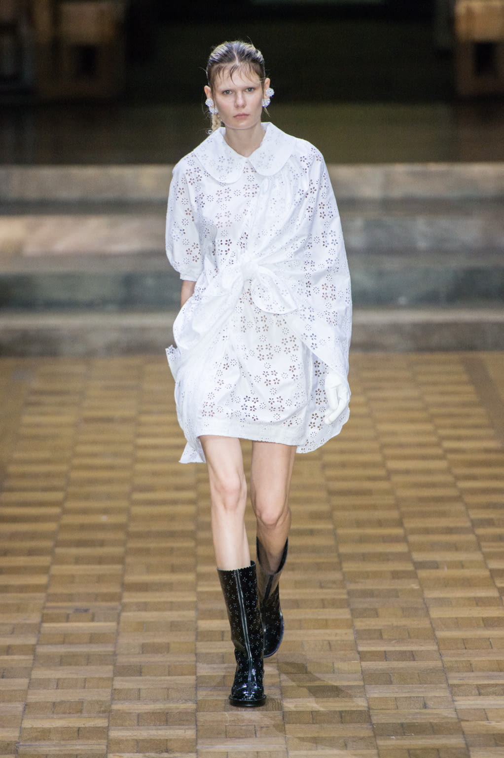 Fashion Week London Spring/Summer 2017 look 10 from the Simone Rocha collection 女装