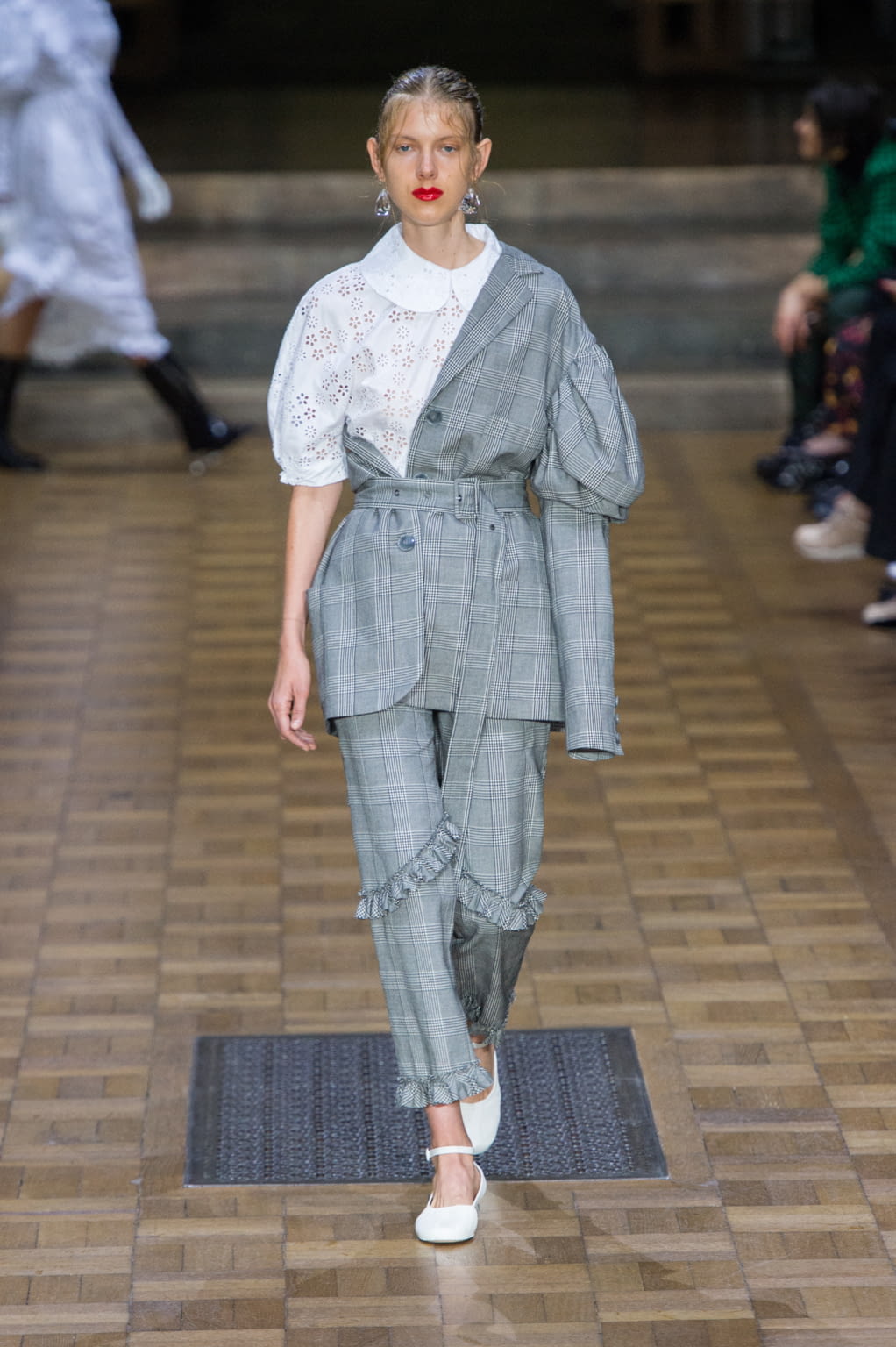 Fashion Week London Spring/Summer 2017 look 11 from the Simone Rocha collection womenswear