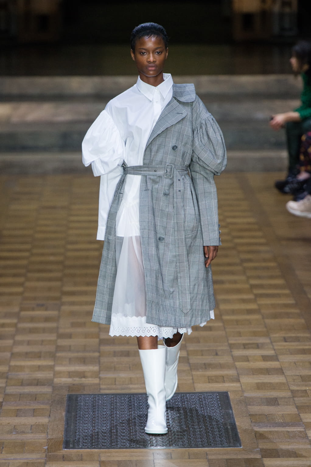 Fashion Week London Spring/Summer 2017 look 14 from the Simone Rocha collection 女装