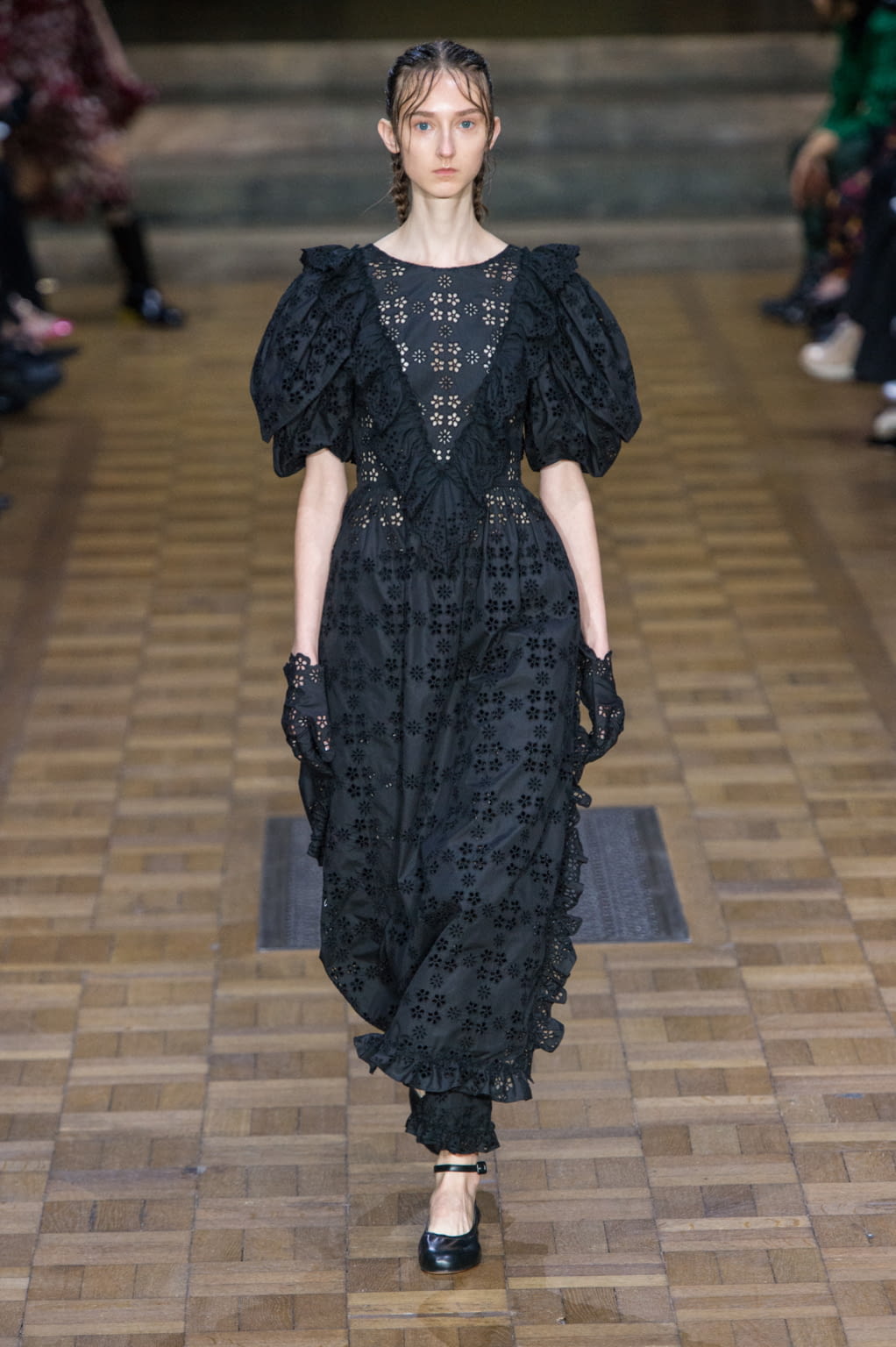 Fashion Week London Spring/Summer 2017 look 16 from the Simone Rocha collection womenswear