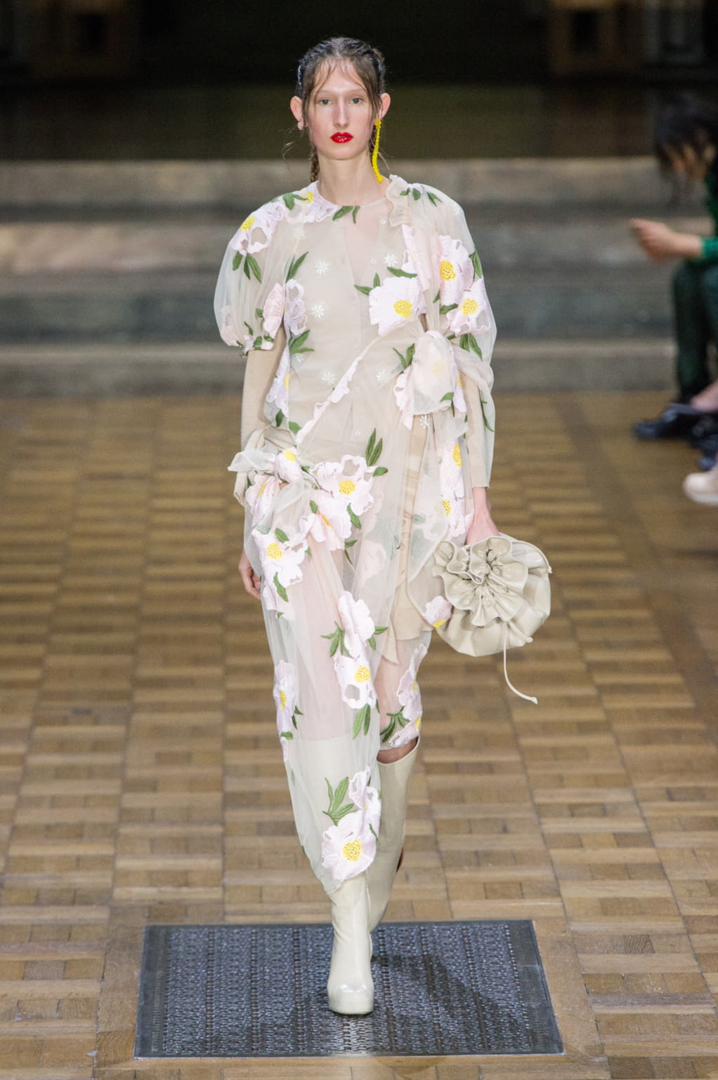 Fashion Week London Spring/Summer 2017 look 36 from the Simone Rocha collection womenswear