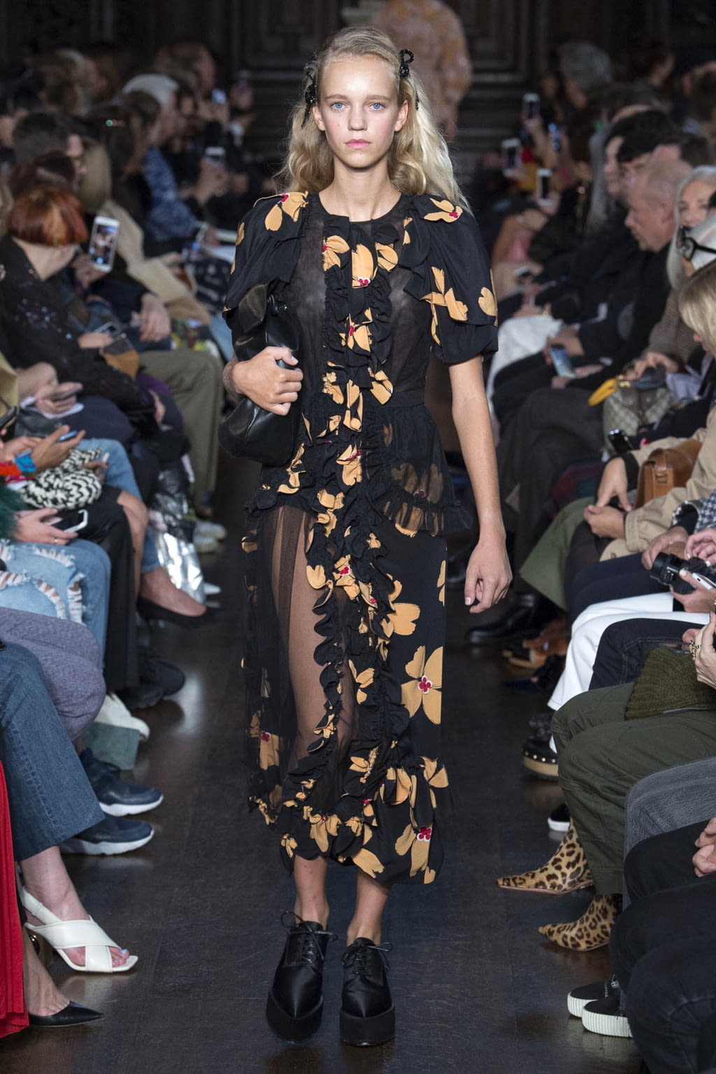 Fashion Week London Spring/Summer 2018 look 26 de la collection Simone Rocha womenswear