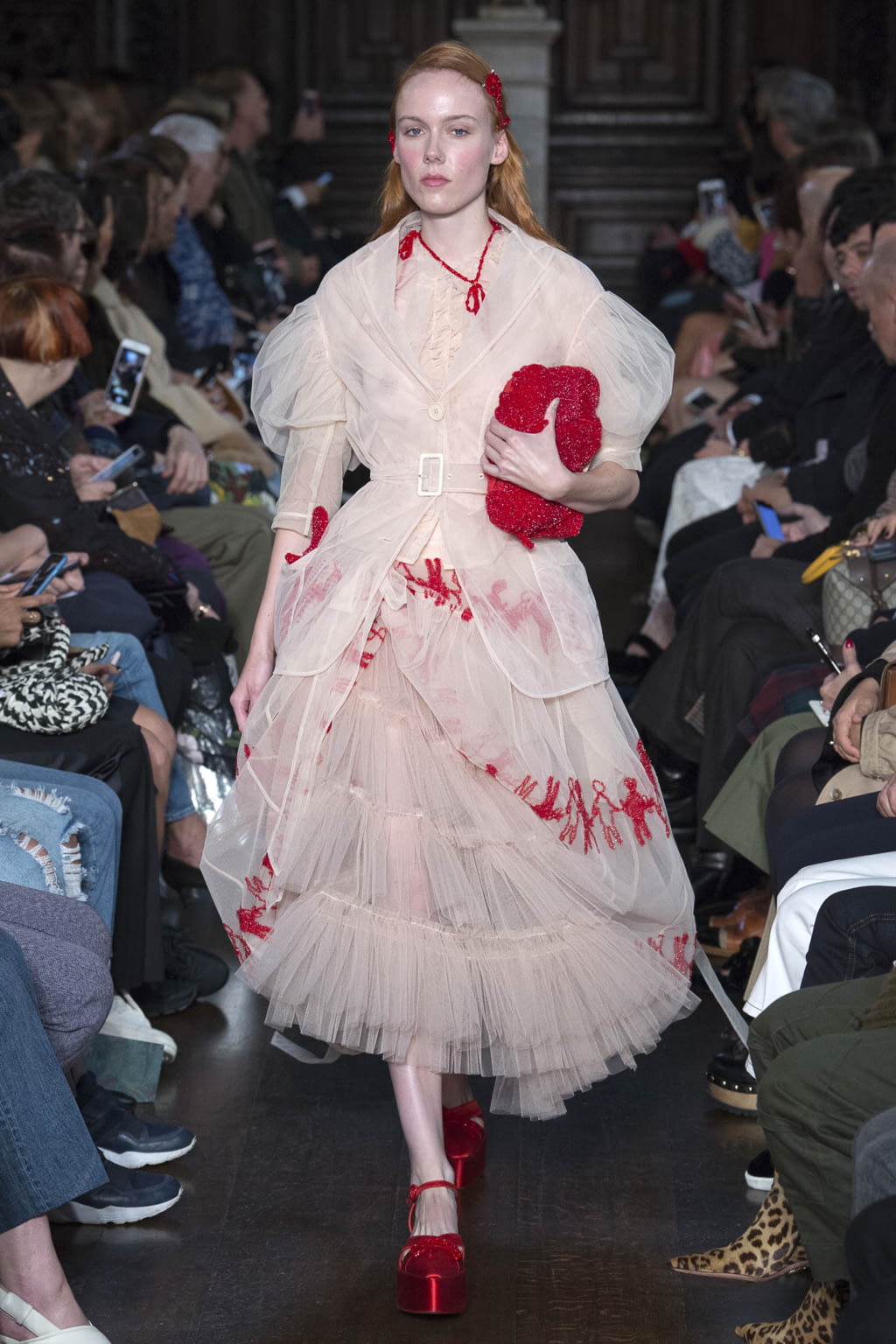 Fashion Week London Spring/Summer 2018 look 32 from the Simone Rocha collection 女装