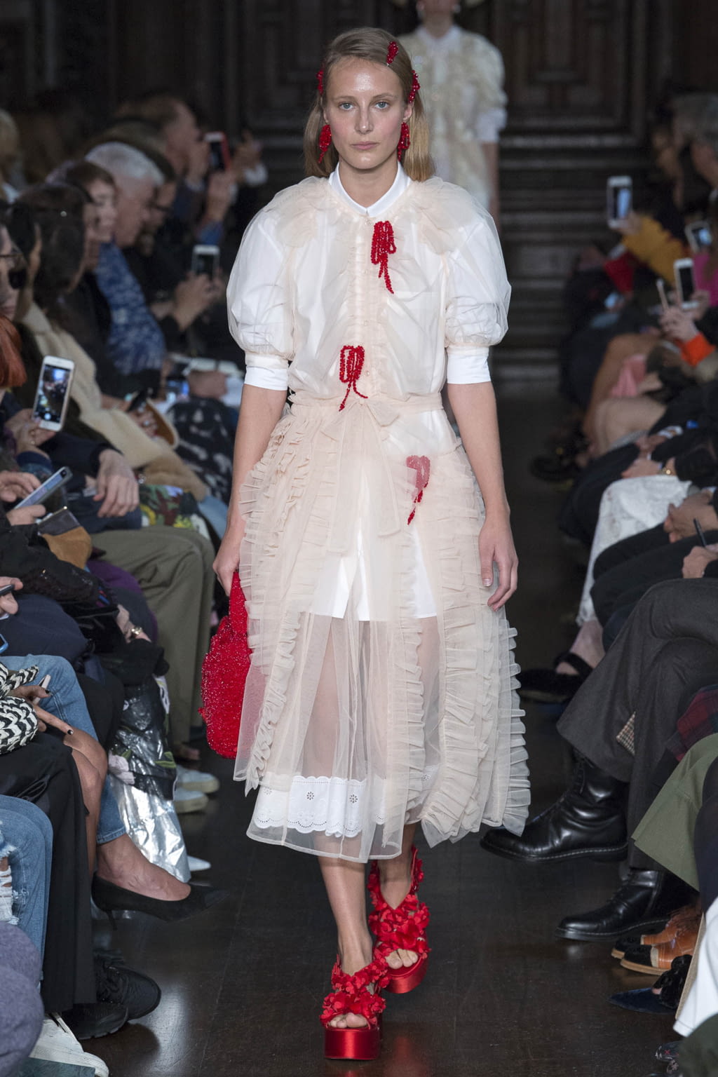Fashion Week London Spring/Summer 2018 look 33 from the Simone Rocha collection womenswear