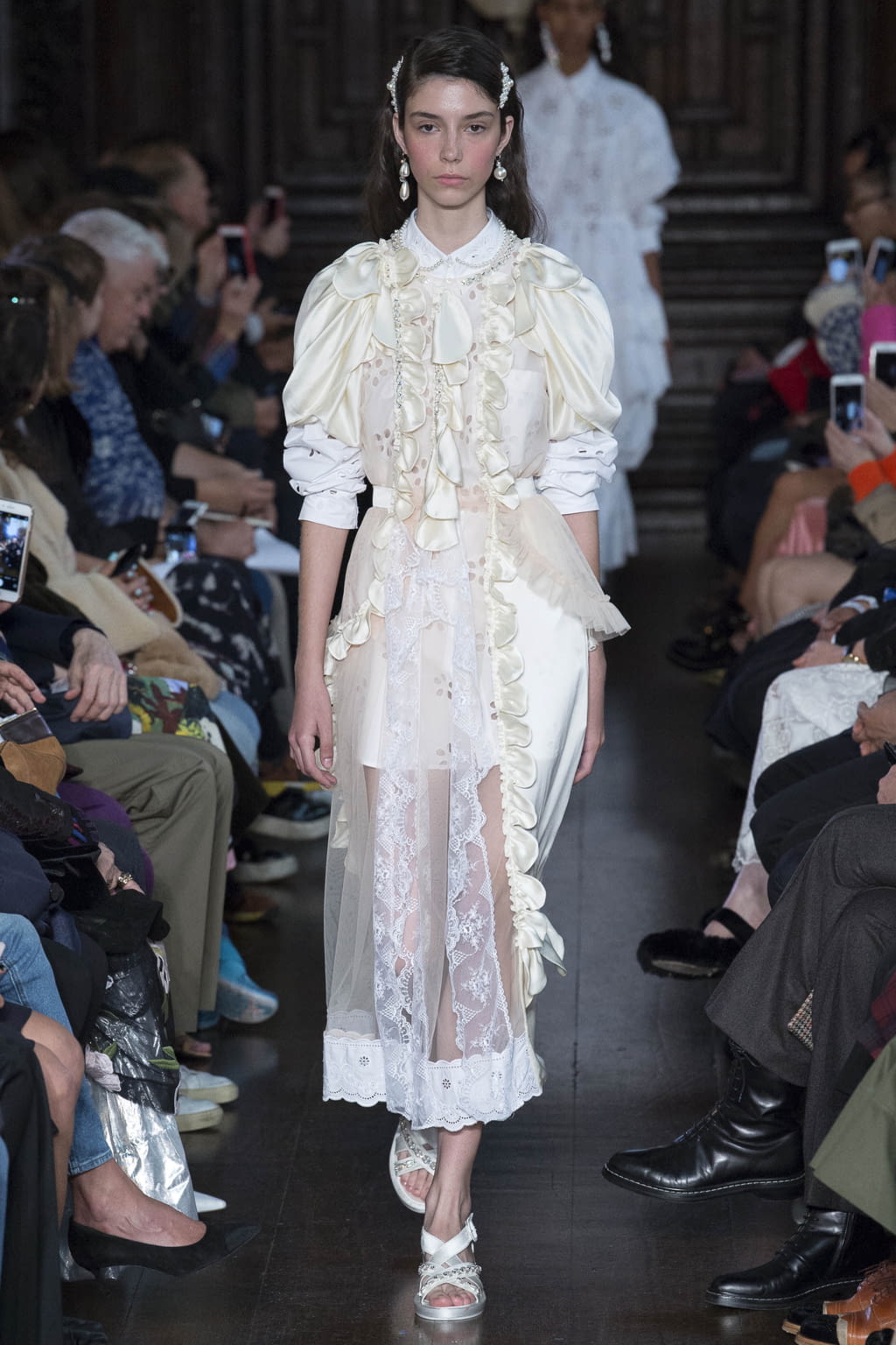 Fashion Week London Spring/Summer 2018 look 34 from the Simone Rocha collection womenswear