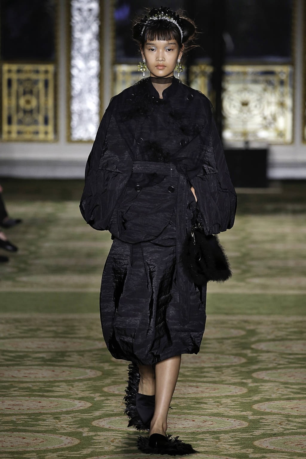 Fashion Week London Spring/Summer 2019 look 1 from the Simone Rocha collection womenswear