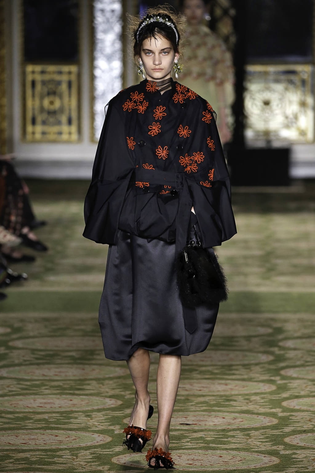 Fashion Week London Spring/Summer 2019 look 6 from the Simone Rocha collection womenswear