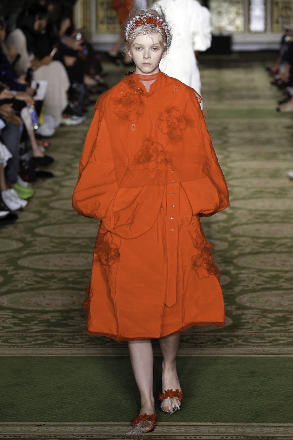 Fashion Week London Spring/Summer 2019 look 15 from the Simone Rocha collection 女装