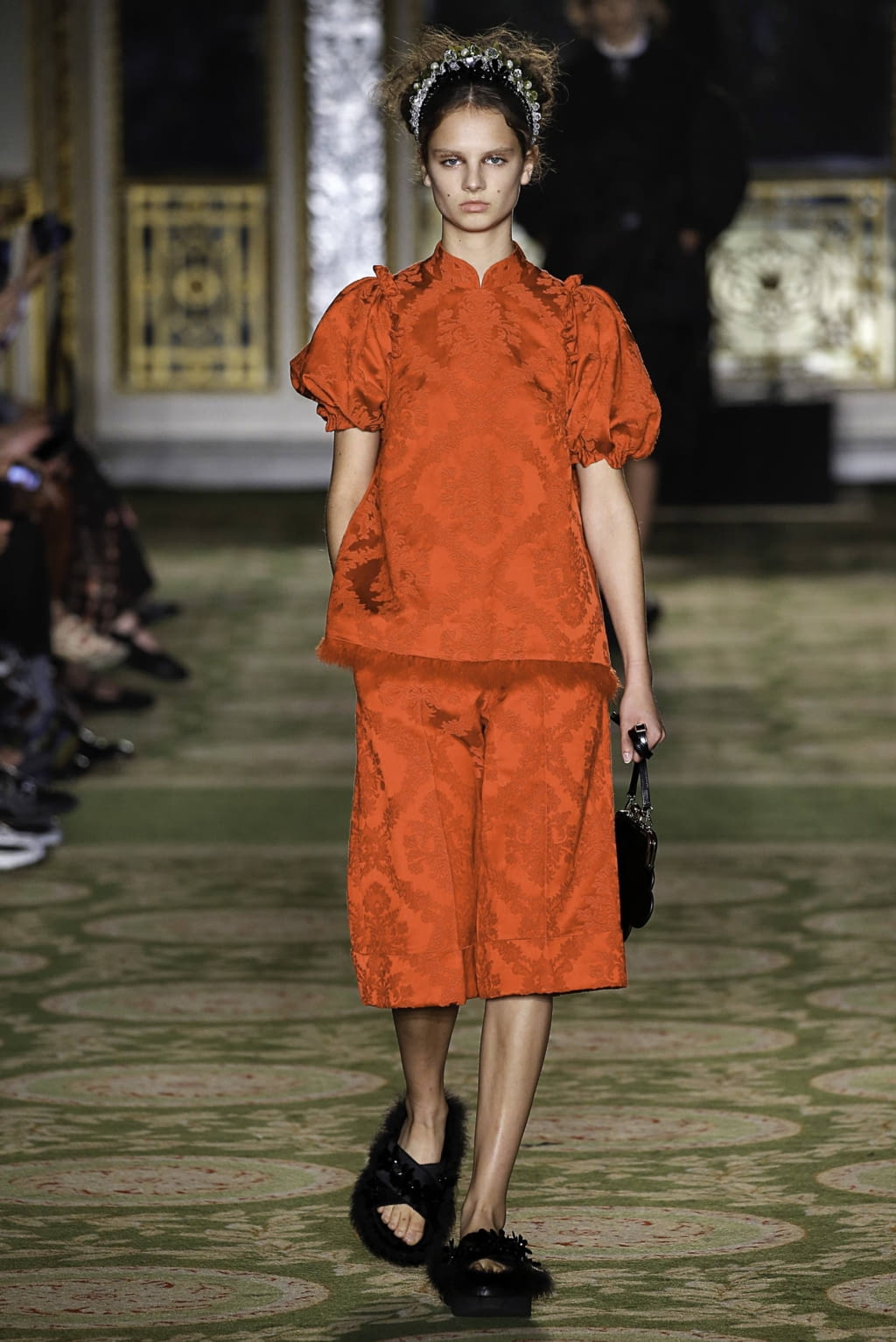 Fashion Week London Spring/Summer 2019 look 17 from the Simone Rocha collection 女装