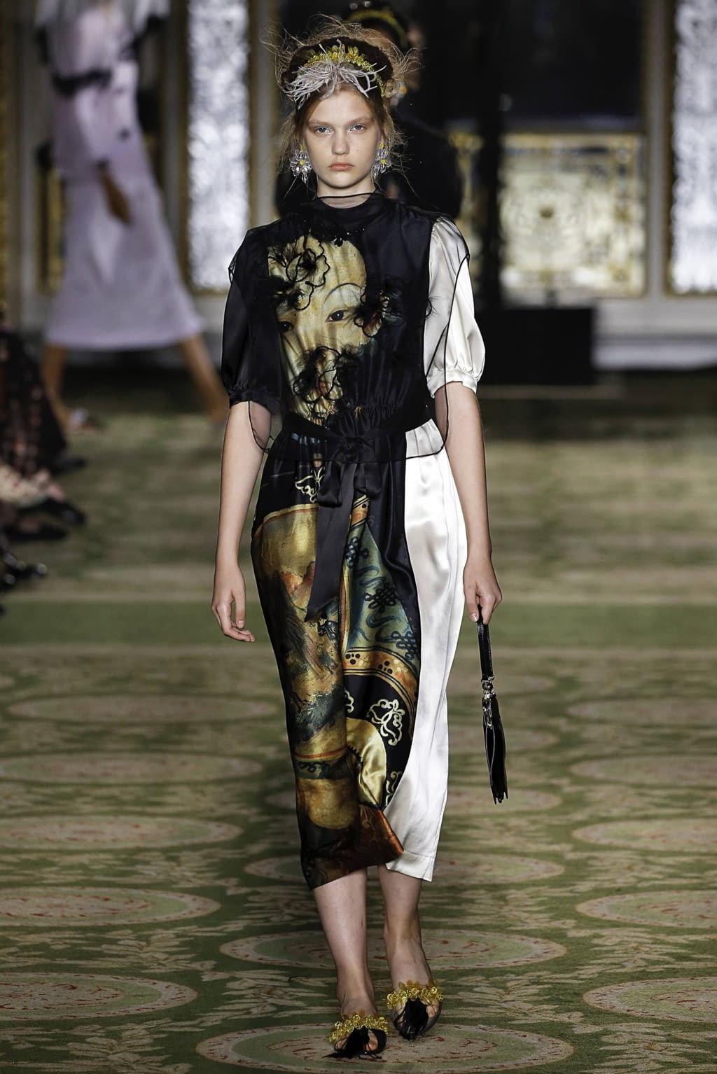 Fashion Week London Spring/Summer 2019 look 23 from the Simone Rocha collection womenswear