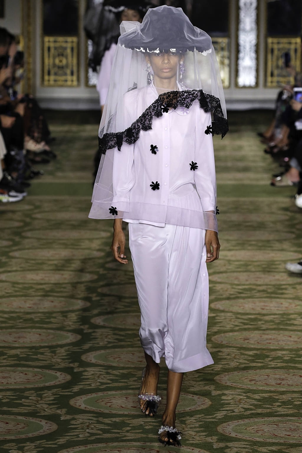 Fashion Week London Spring/Summer 2019 look 25 from the Simone Rocha collection 女装