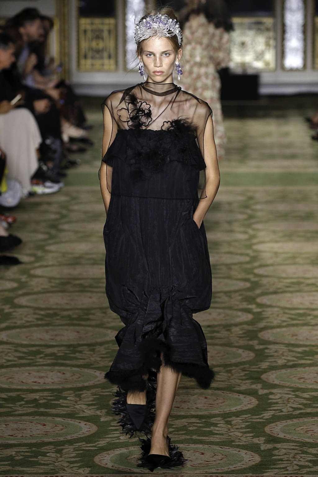 Fashion Week London Spring/Summer 2019 look 29 from the Simone Rocha collection 女装