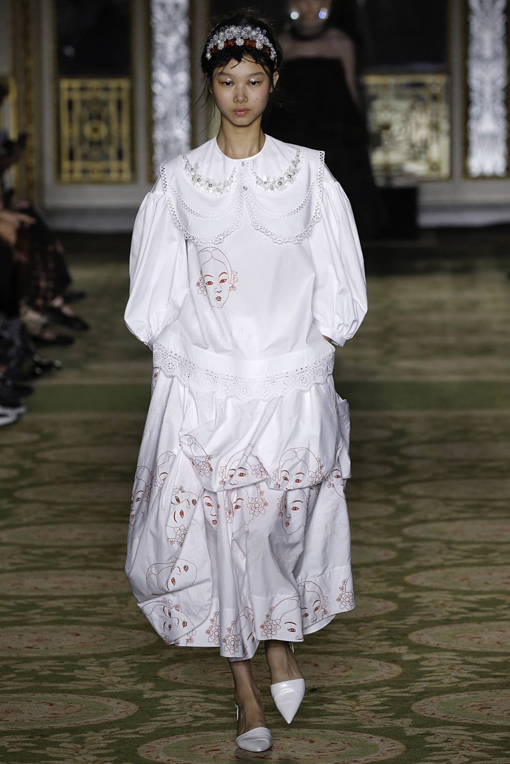Fashion Week London Spring/Summer 2019 look 36 from the Simone Rocha collection 女装