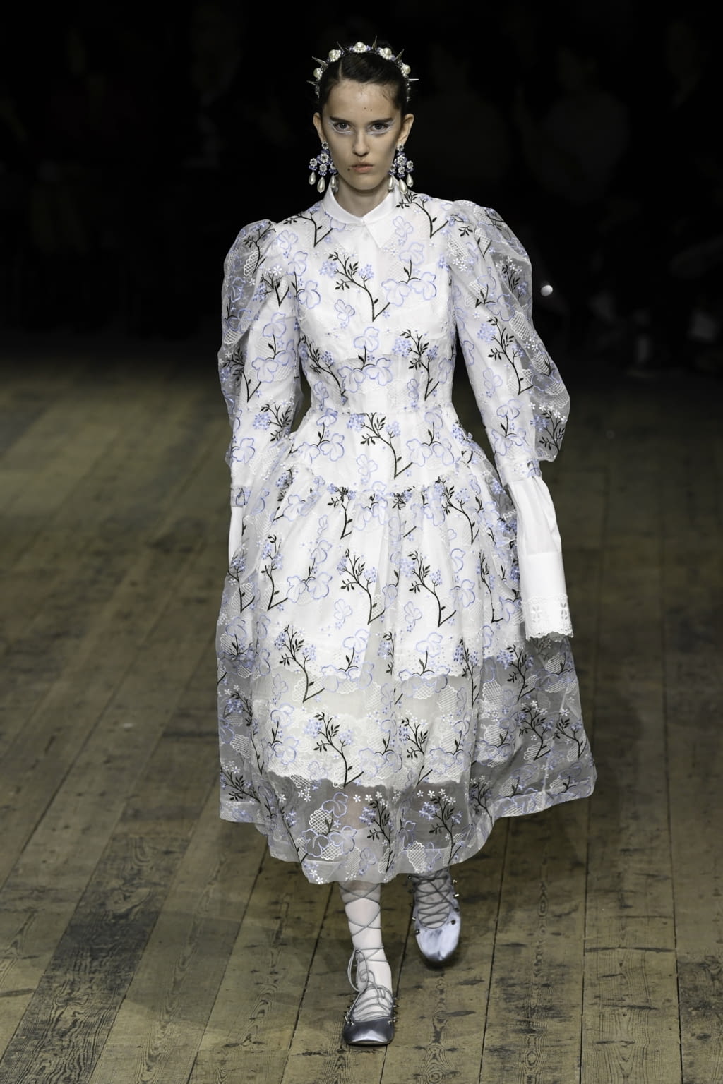 Fashion Week London Spring/Summer 2020 look 4 from the Simone Rocha collection womenswear