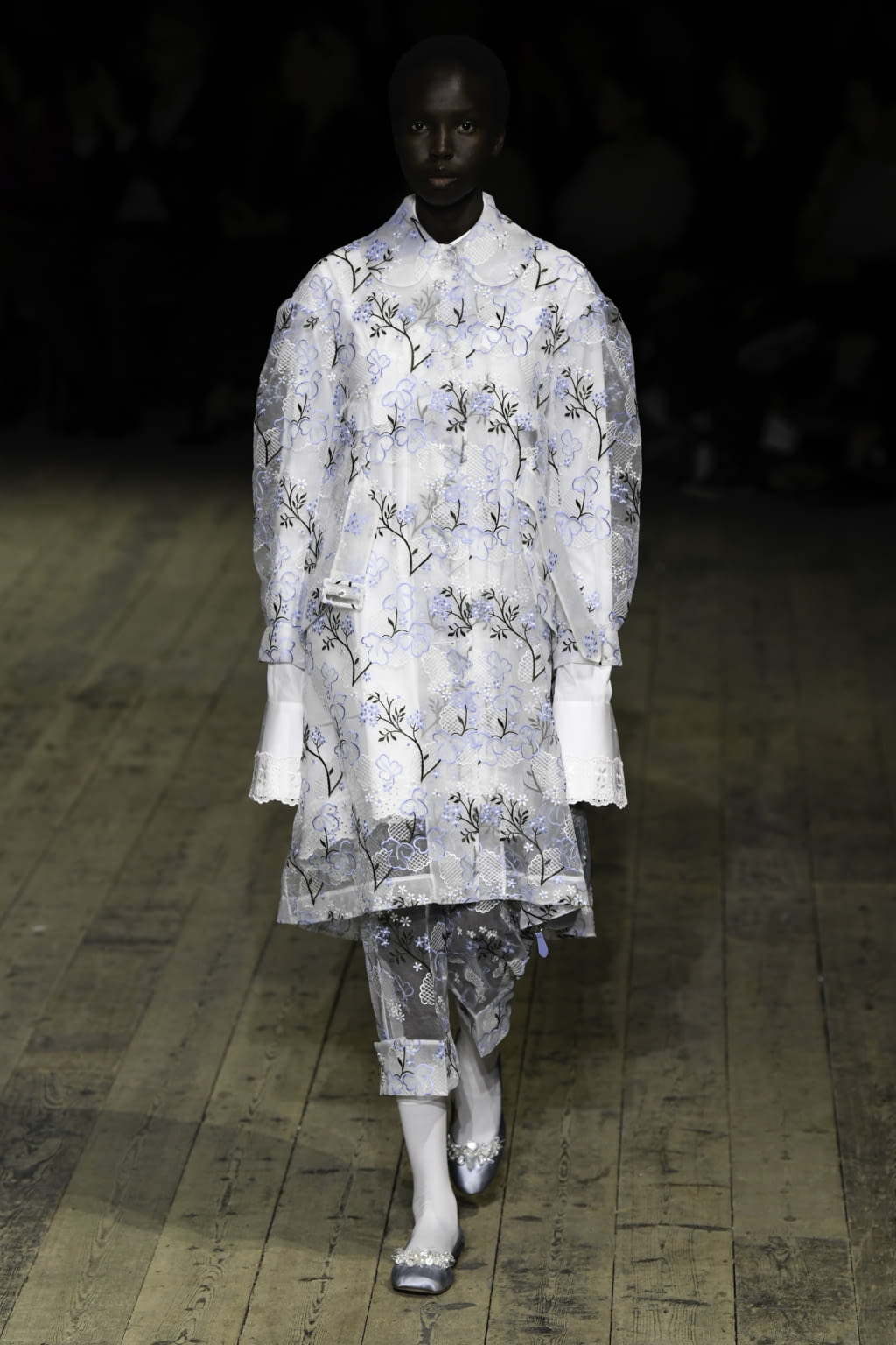 Fashion Week London Spring/Summer 2020 look 5 from the Simone Rocha collection 女装