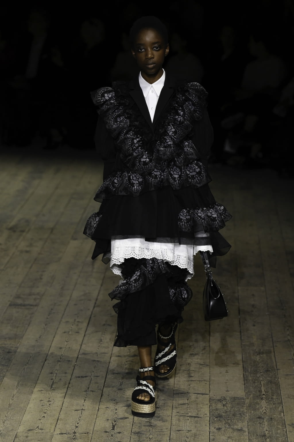 Fashion Week London Spring/Summer 2020 look 23 from the Simone Rocha collection 女装