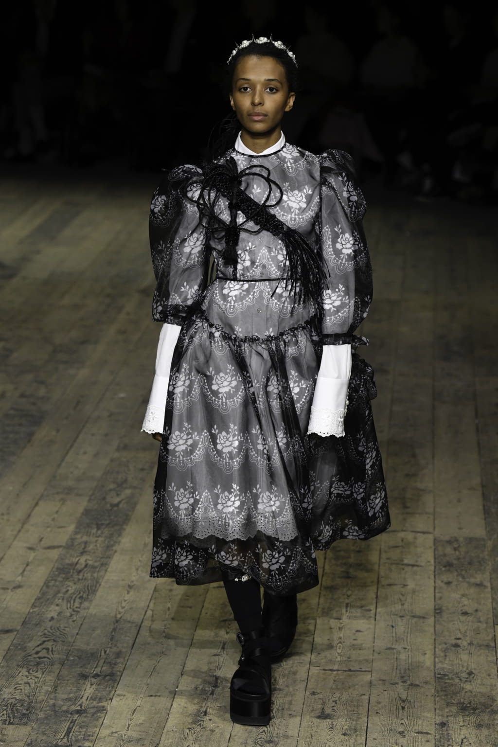 Fashion Week London Spring/Summer 2020 look 24 from the Simone Rocha collection womenswear