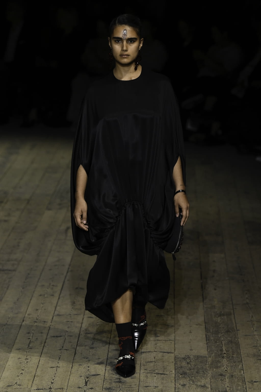 Fashion Week London Spring/Summer 2020 look 29 from the Simone Rocha collection womenswear