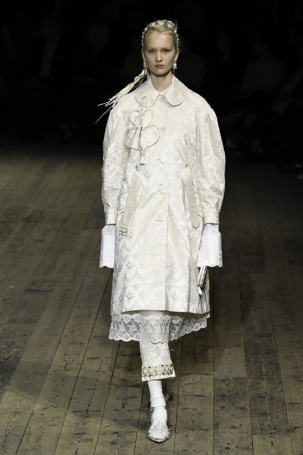 Fashion Week London Spring/Summer 2020 look 32 from the Simone Rocha collection womenswear