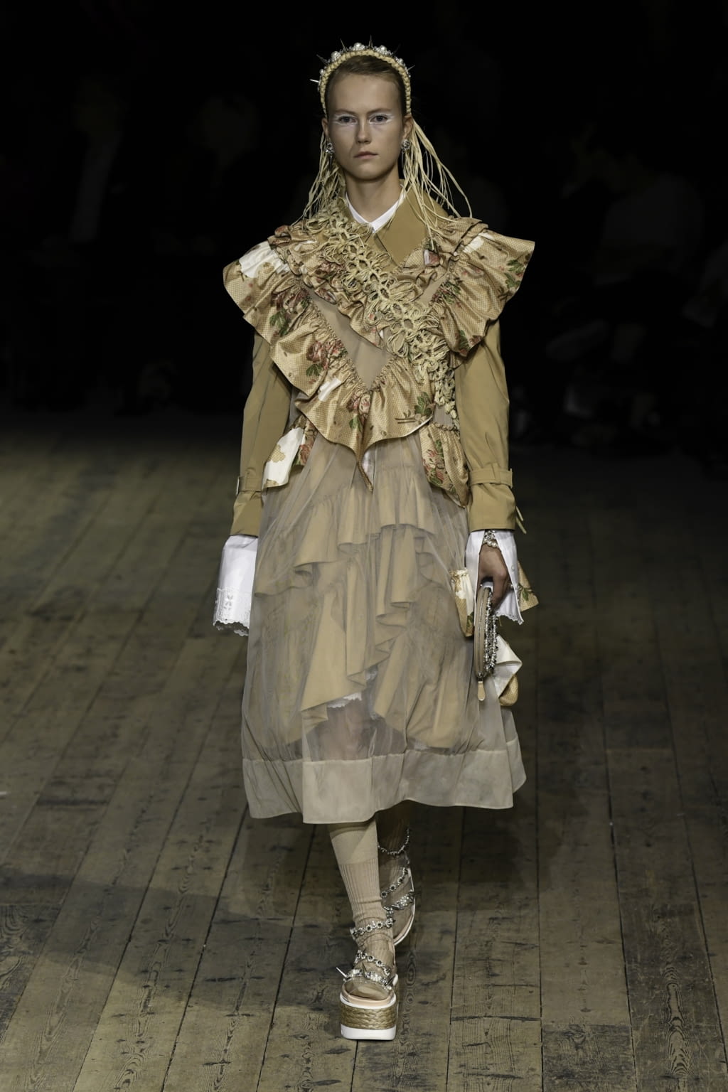 Fashion Week London Spring/Summer 2020 look 35 from the Simone Rocha collection womenswear