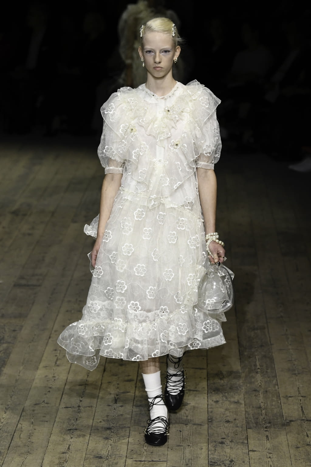 Fashion Week London Spring/Summer 2020 look 39 from the Simone Rocha collection womenswear