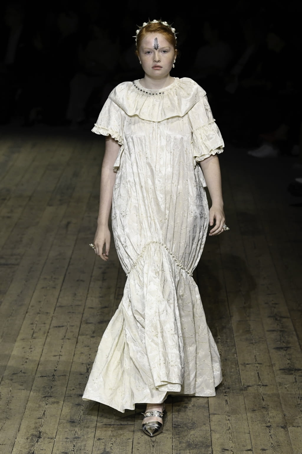 Fashion Week London Spring/Summer 2020 look 41 from the Simone Rocha collection 女装