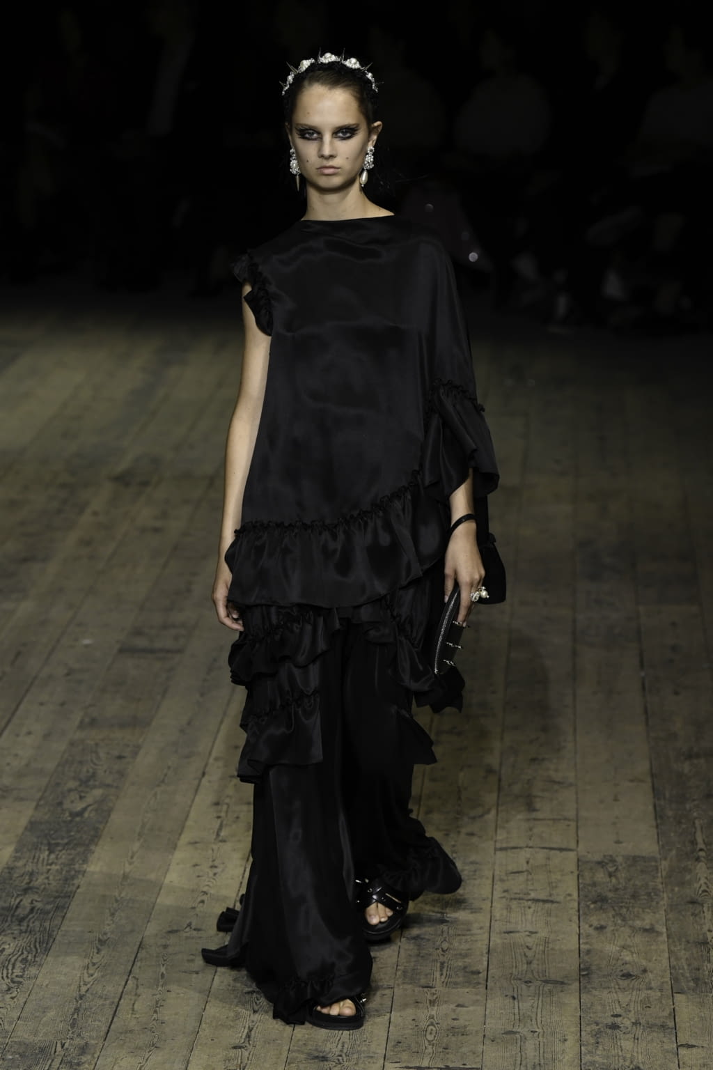 Fashion Week London Spring/Summer 2020 look 45 from the Simone Rocha collection 女装