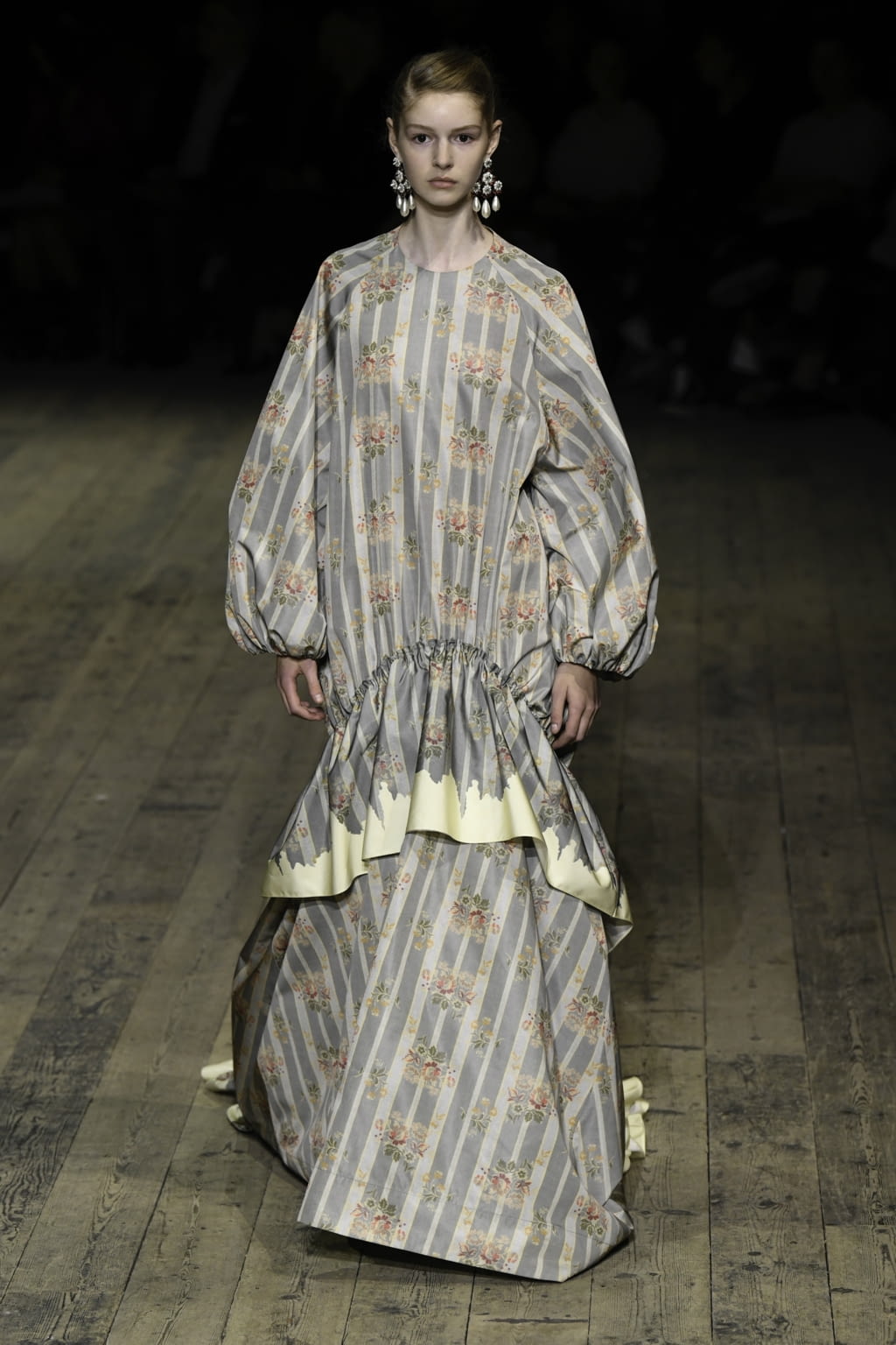 Fashion Week London Spring/Summer 2020 look 46 from the Simone Rocha collection 女装