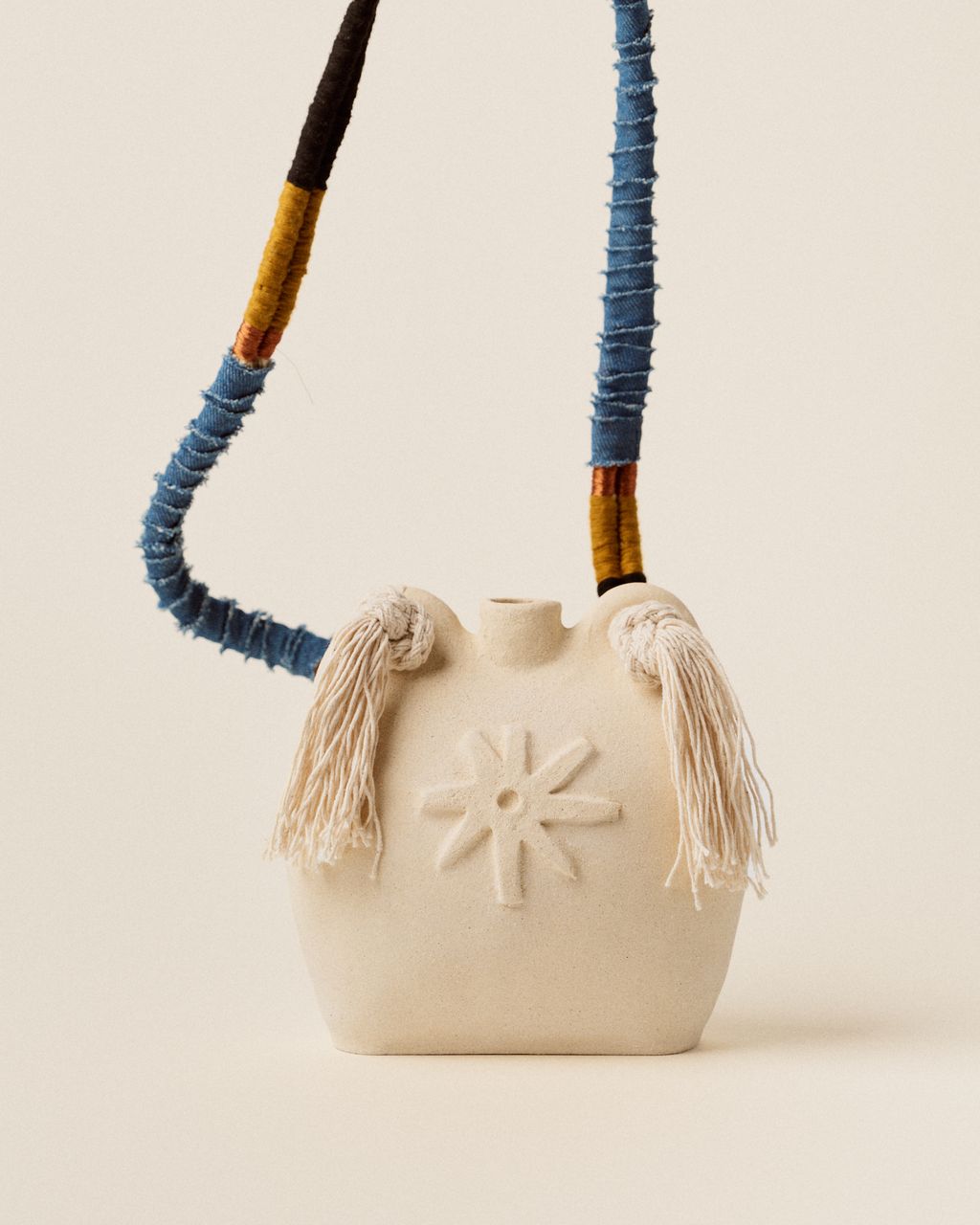 Fashion Week Paris Fall/Winter 2025 look 50 de la collection Sessùn womenswear accessories