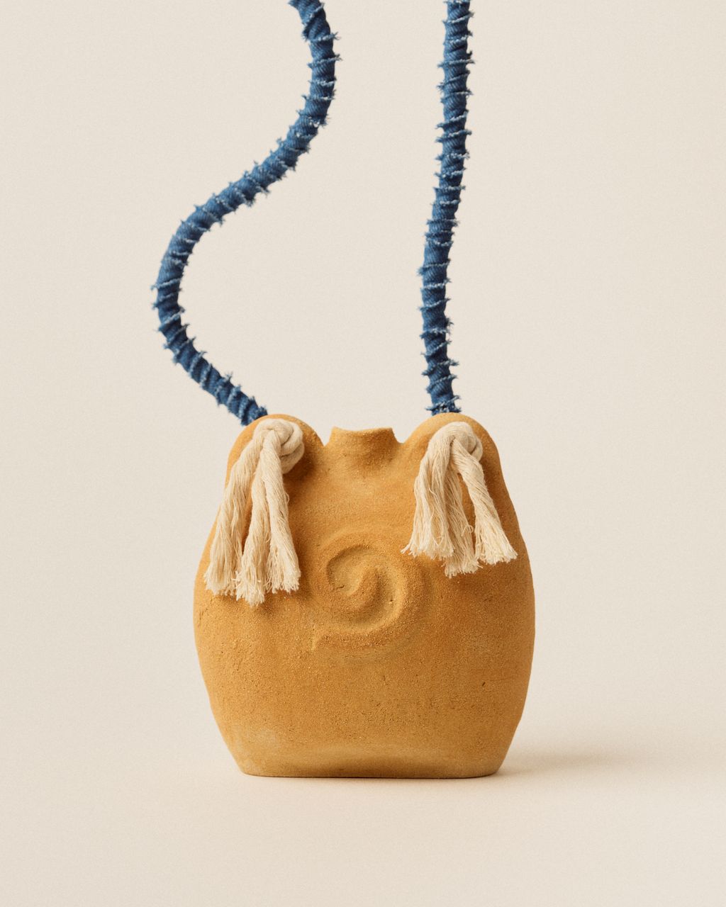 Fashion Week Paris Fall/Winter 2025 look 49 from the Sessùn collection 女装配饰