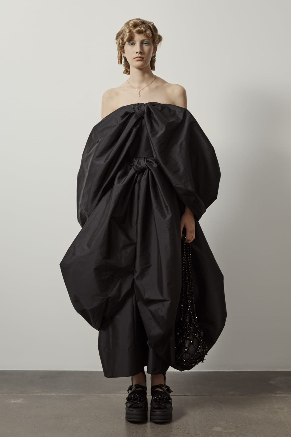 Fashion Week London Spring/Summer 2021 look 2 from the Simone Rocha collection womenswear