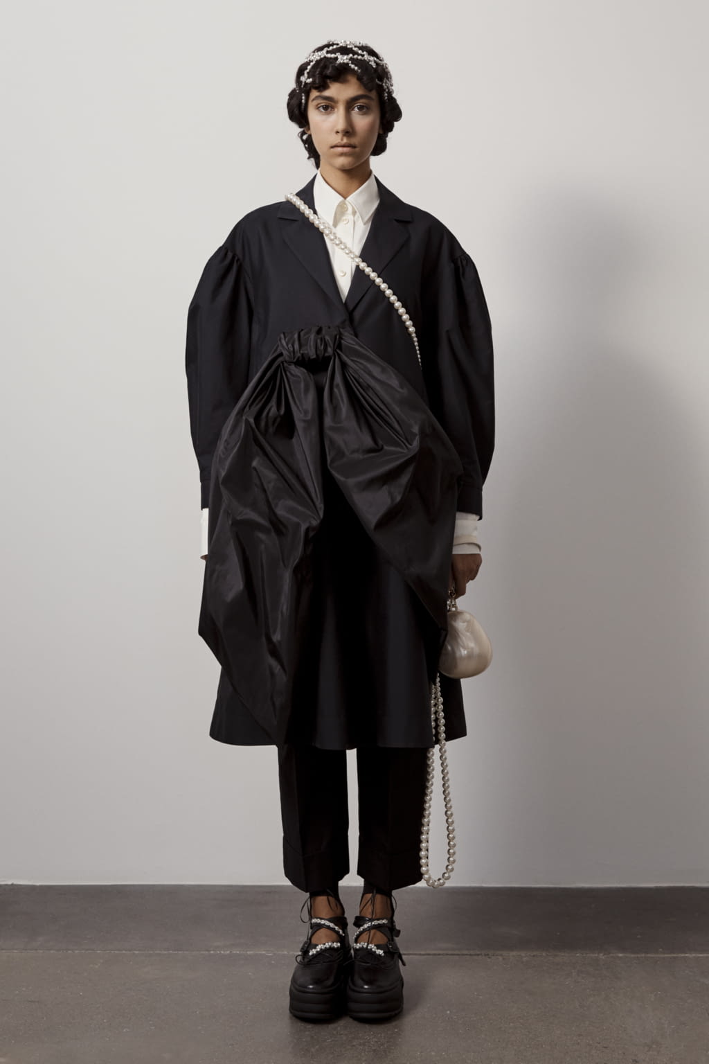 Fashion Week London Spring/Summer 2021 look 3 from the Simone Rocha collection womenswear