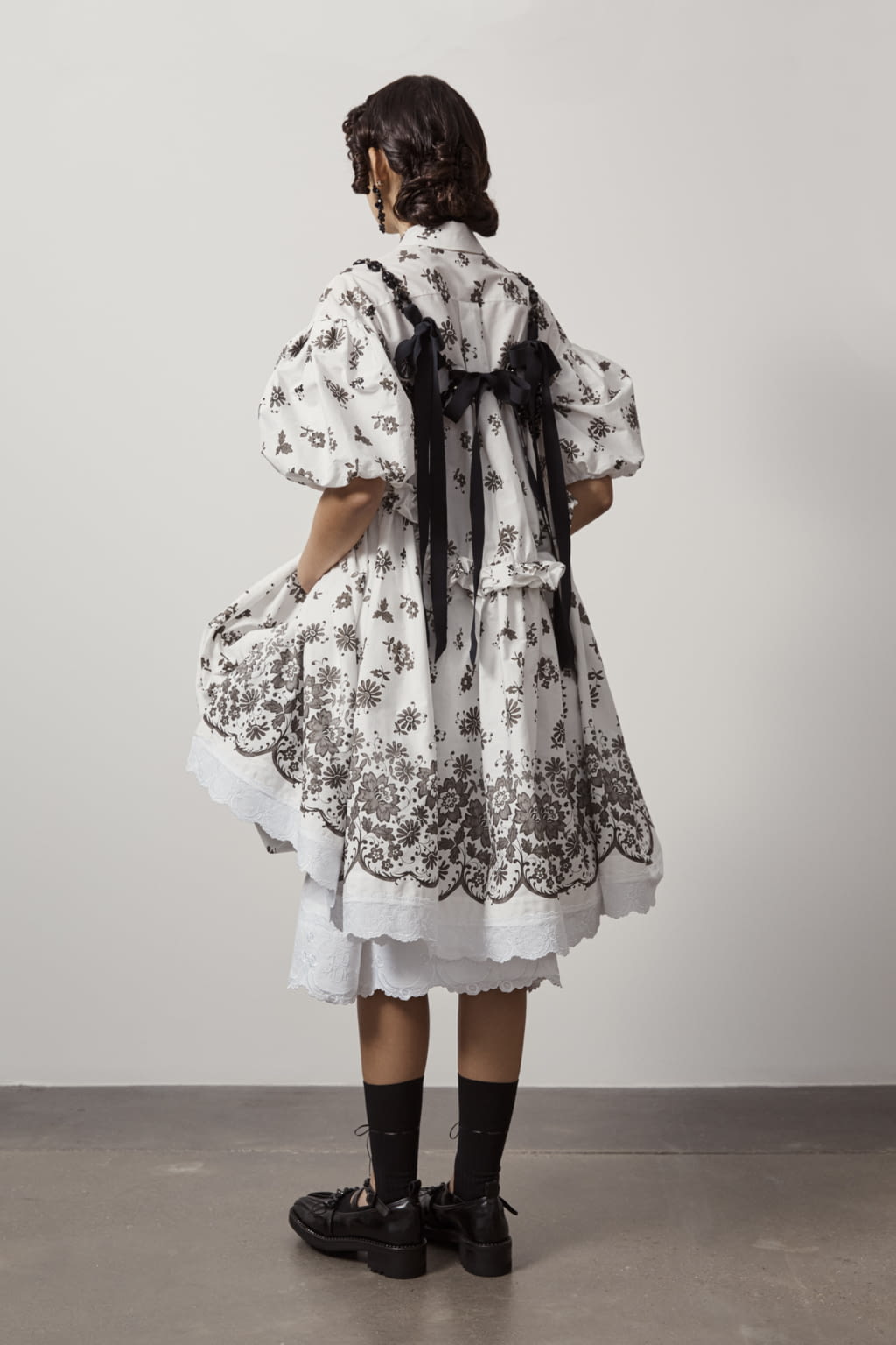 Fashion Week London Spring/Summer 2021 look 24 from the Simone Rocha collection 女装