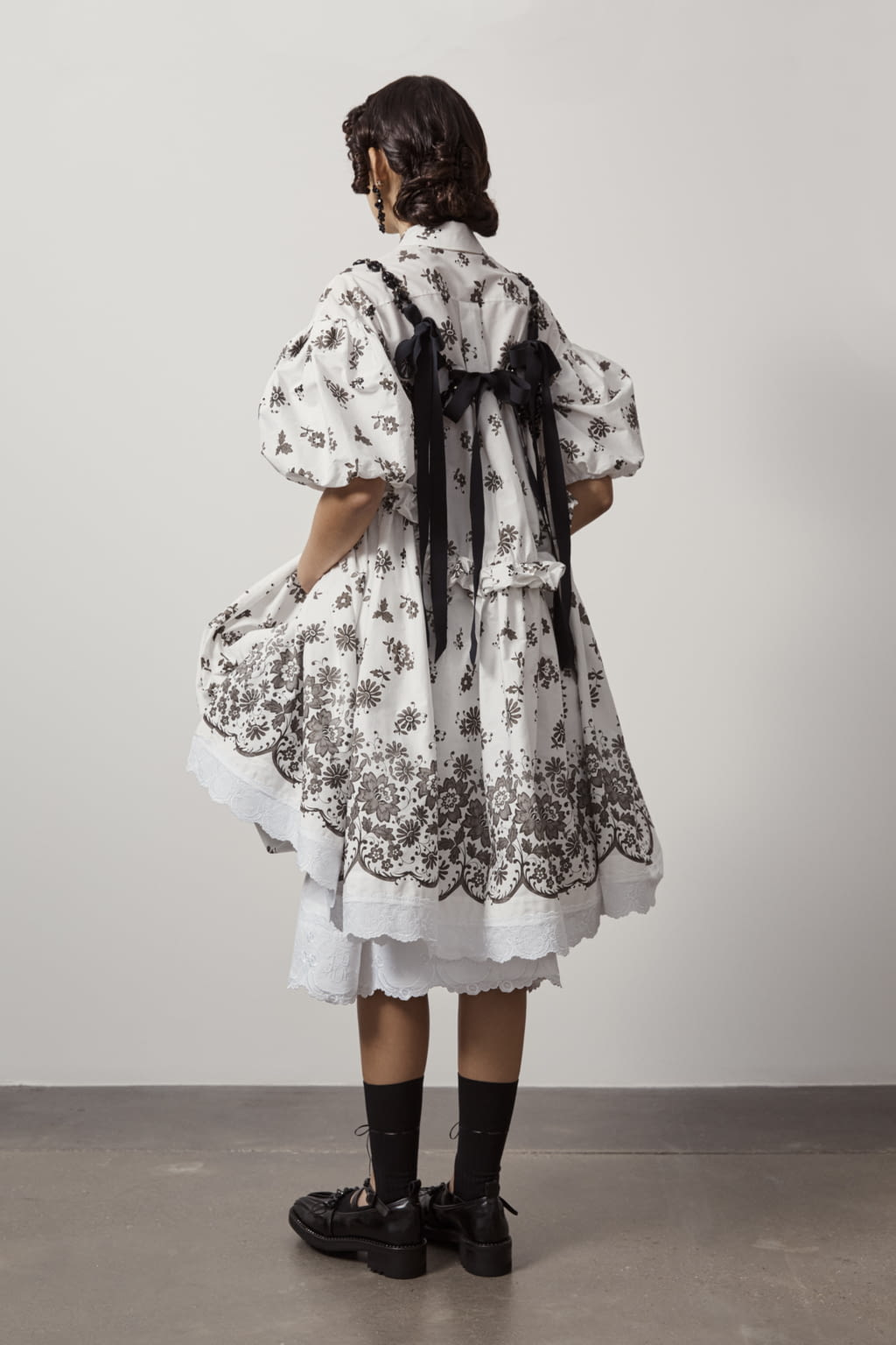 Fashion Week London Spring/Summer 2021 look 24 from the Simone Rocha collection womenswear