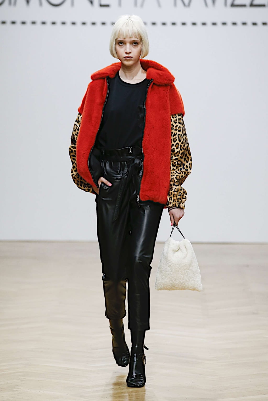 Fashion Week Milan Fall/Winter 2019 look 32 from the Simonetta Ravizza collection womenswear