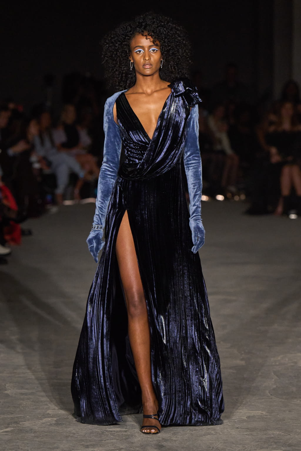 Fashion Week New York Fall/Winter 2022 look 49 de la collection Christian Siriano womenswear