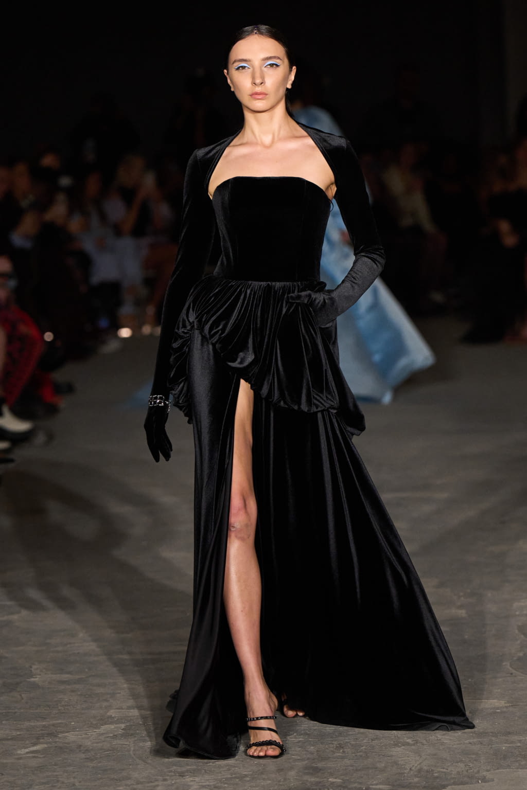Fashion Week New York Fall/Winter 2022 look 56 from the Christian Siriano collection womenswear